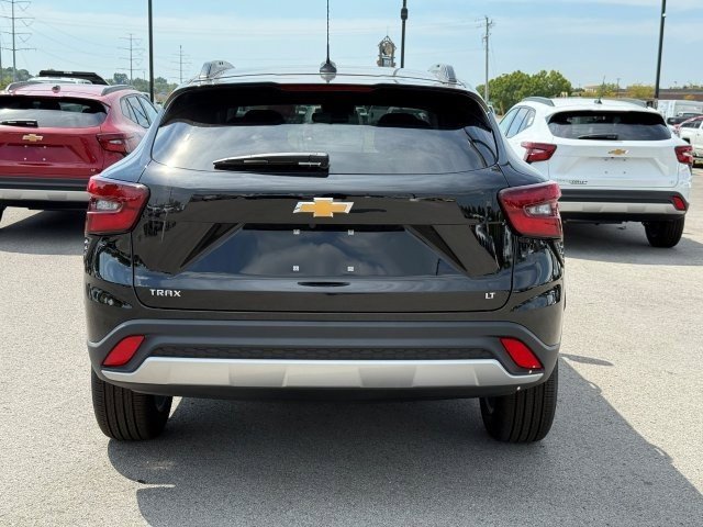 2025 Chevrolet Trax LT photo 5