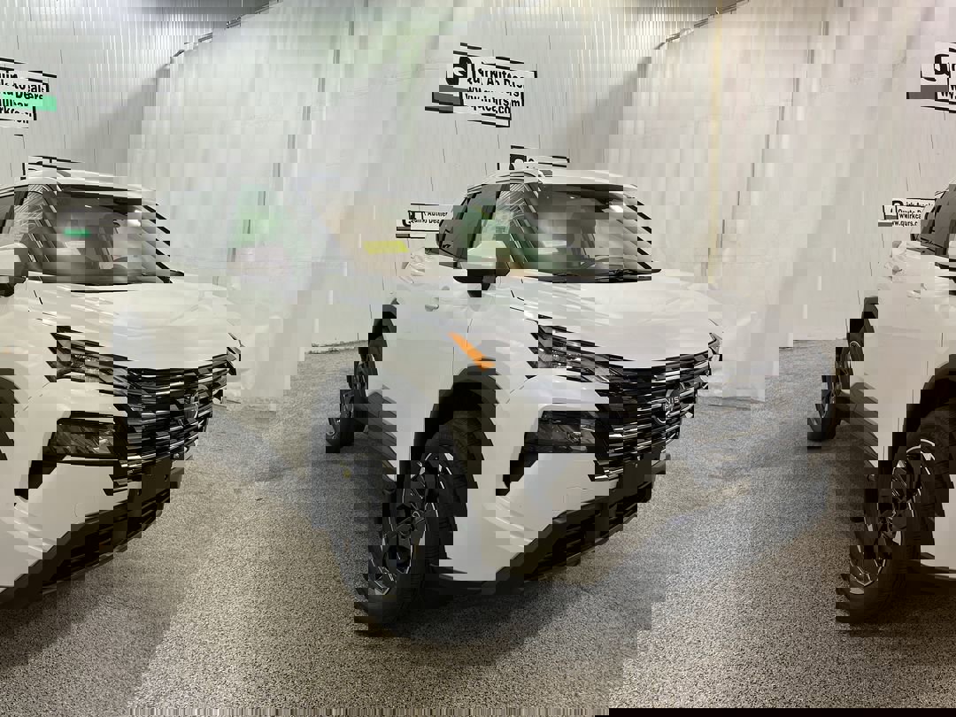 2026 Nissan Rogue SV's photo