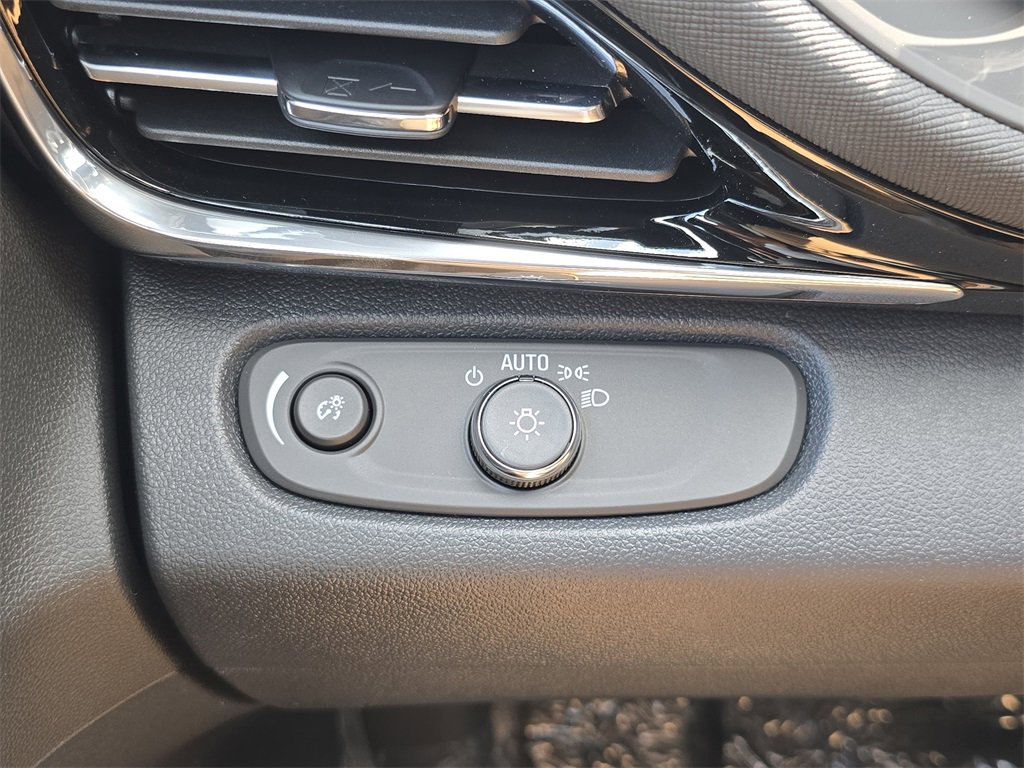 2025 Buick Envista Avenir photo 15
