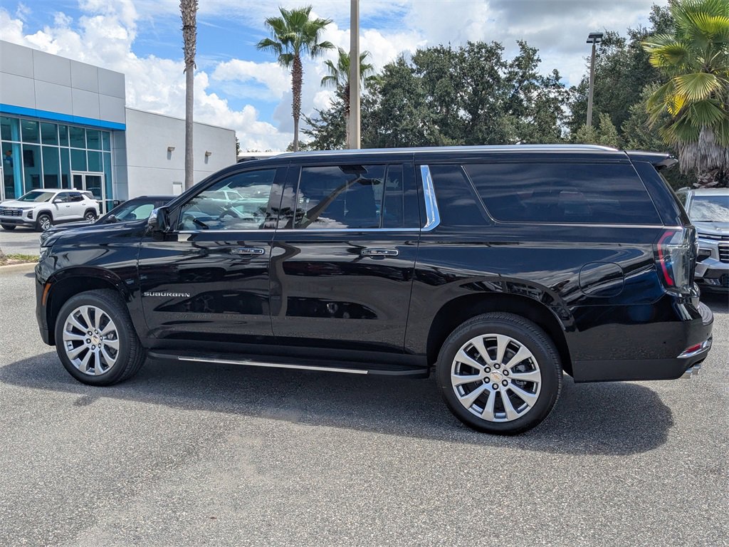 2025 Chevrolet Suburban Premier photo 3
