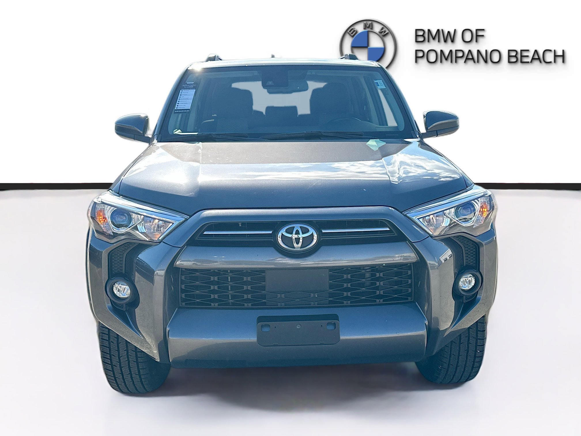 2022 Toyota 4Runner SR5 photo 2