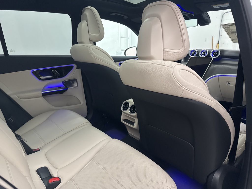 2026 Mercedes Benz GLC 300 photo 19