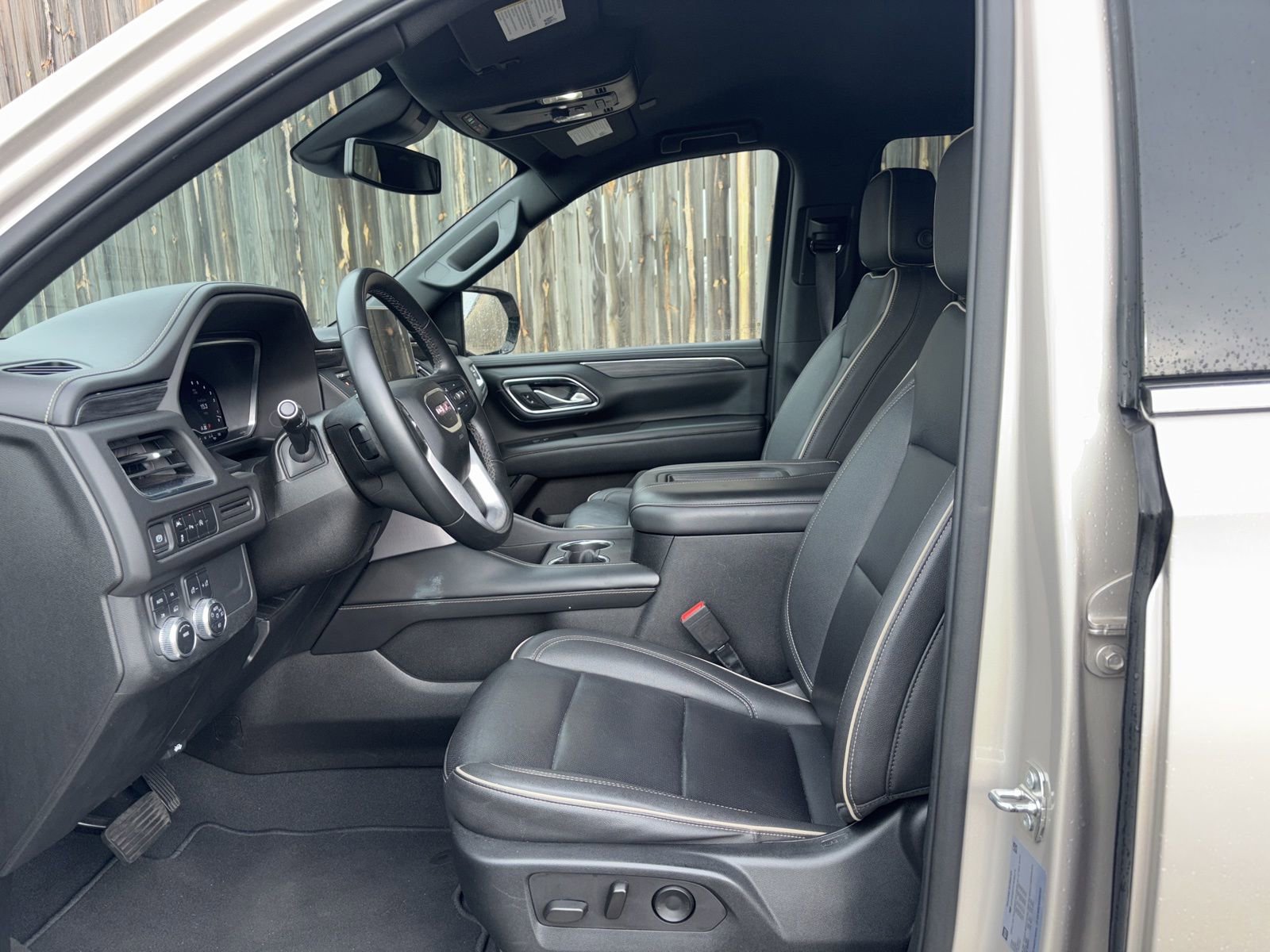 2023 Gmc Yukon SLT photo 5