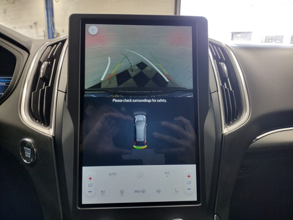 2022 Ford Edge Titanium photo 8