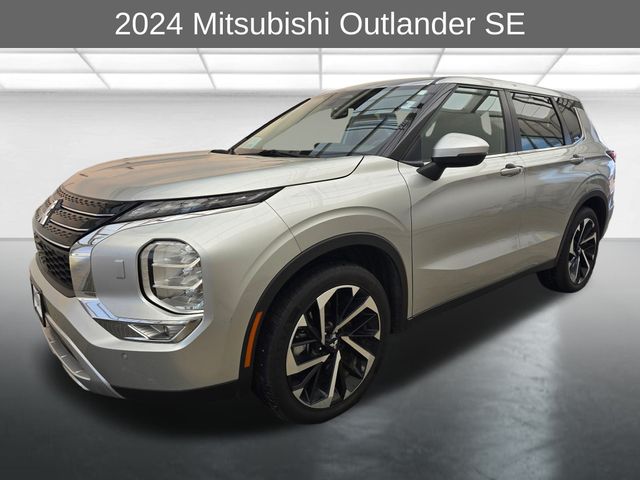 2024 Mitsubishi Outlander SE's photo