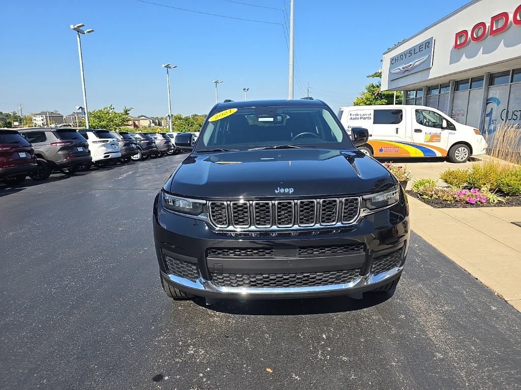2021 Jeep Grand Cherokee Laredo photo 2