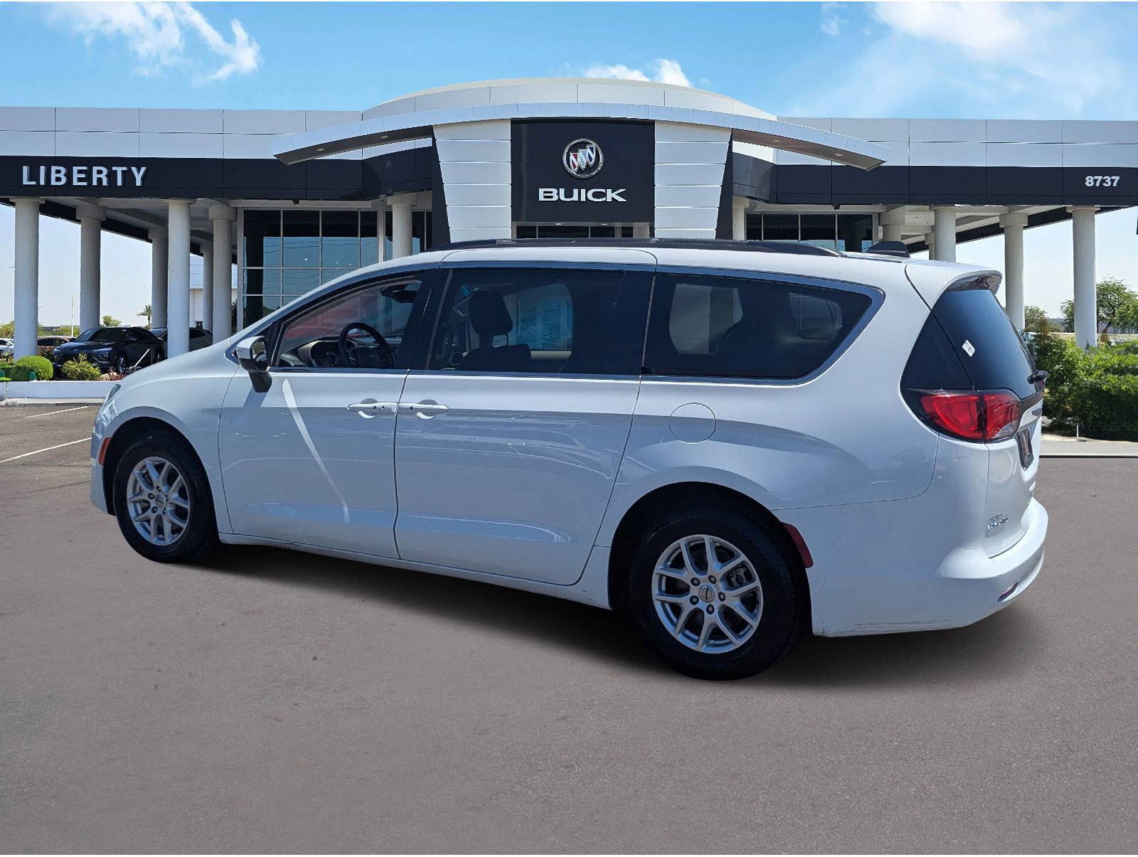 2021 Chrysler Voyager LXi photo 3