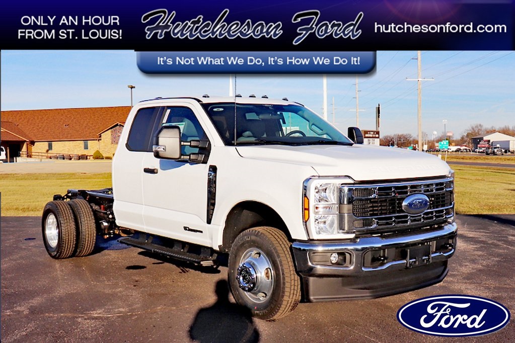 2026 Ford F-350 Super Duty Chassis Cab XL's photo