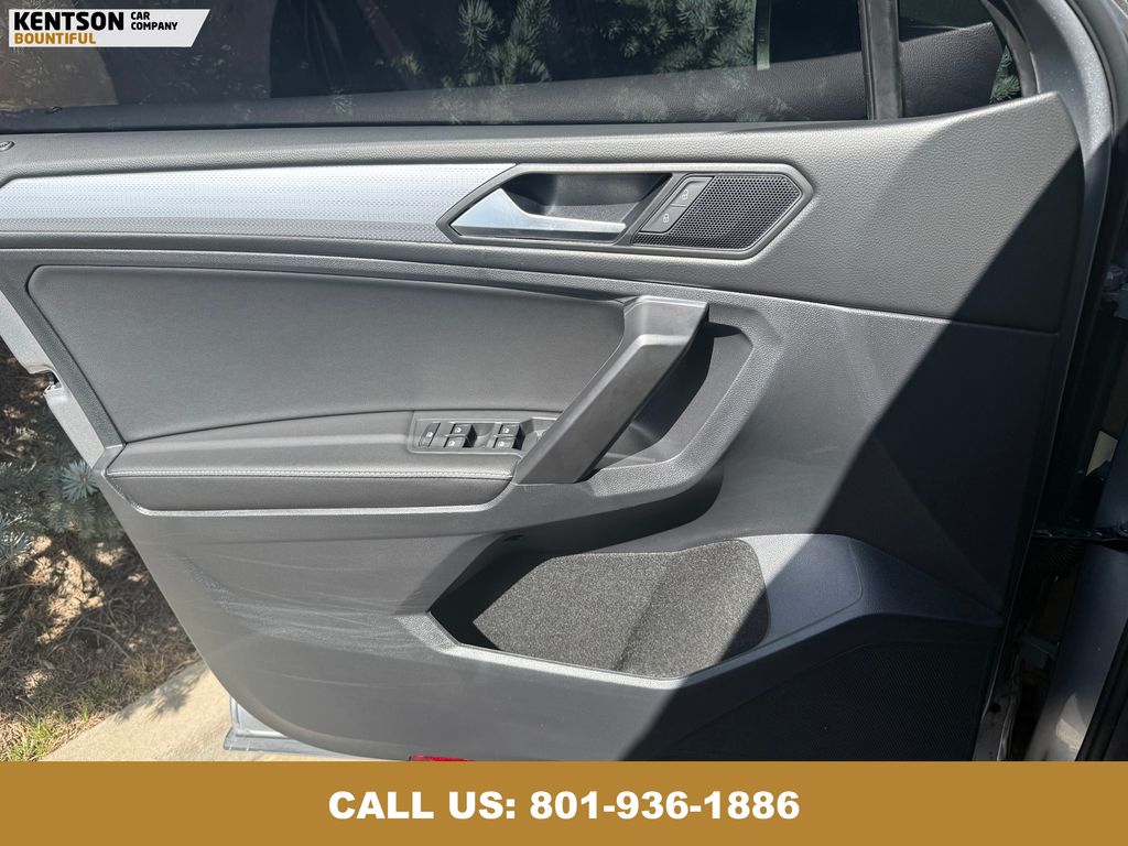 2023 Volkswagen Tiguan S photo 19