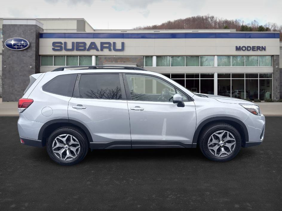 2019 Subaru Forester Premium photo 3