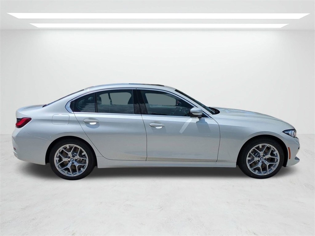 2025 Bmw 330i Sedan photo 3