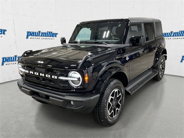 2025 Ford Bronco 4-Door Outer Banks's photo