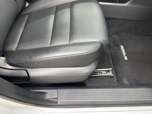 2021 Nissan Rogue SV photo 7