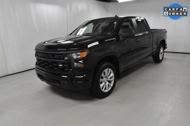 2022 Chevrolet Silverado 1500 Custom photo 2