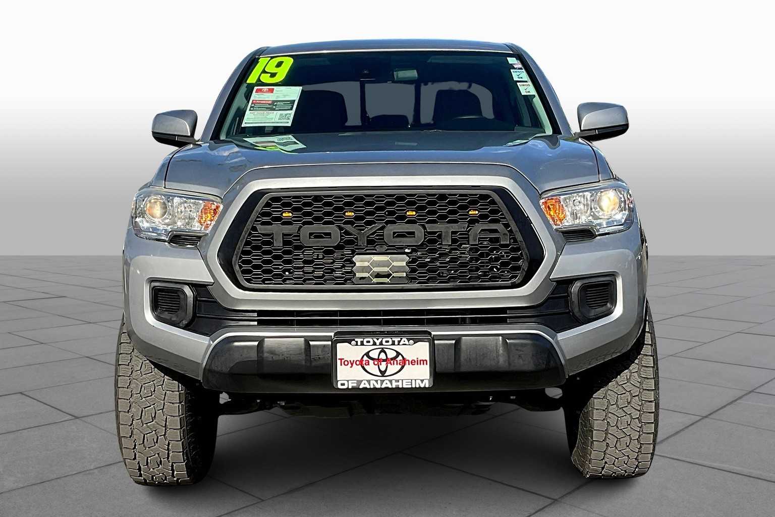 2019 Toyota Tacoma SR 4x4 Double Cab V6 photo 3