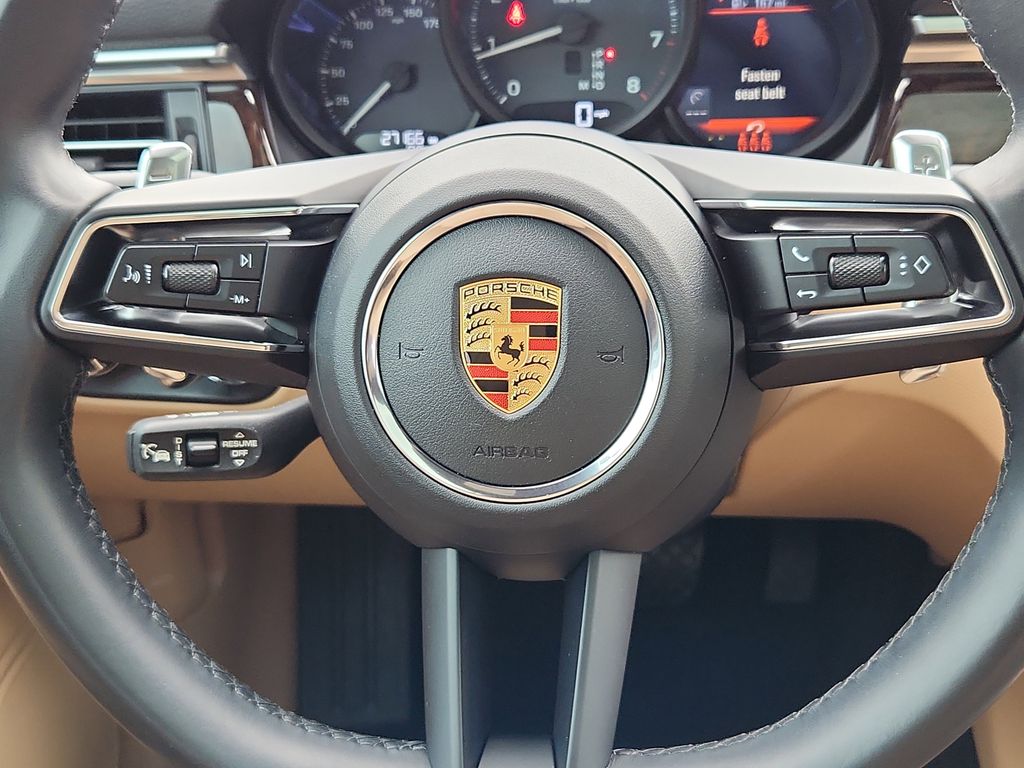 2023 Porsche Macan Base photo 24