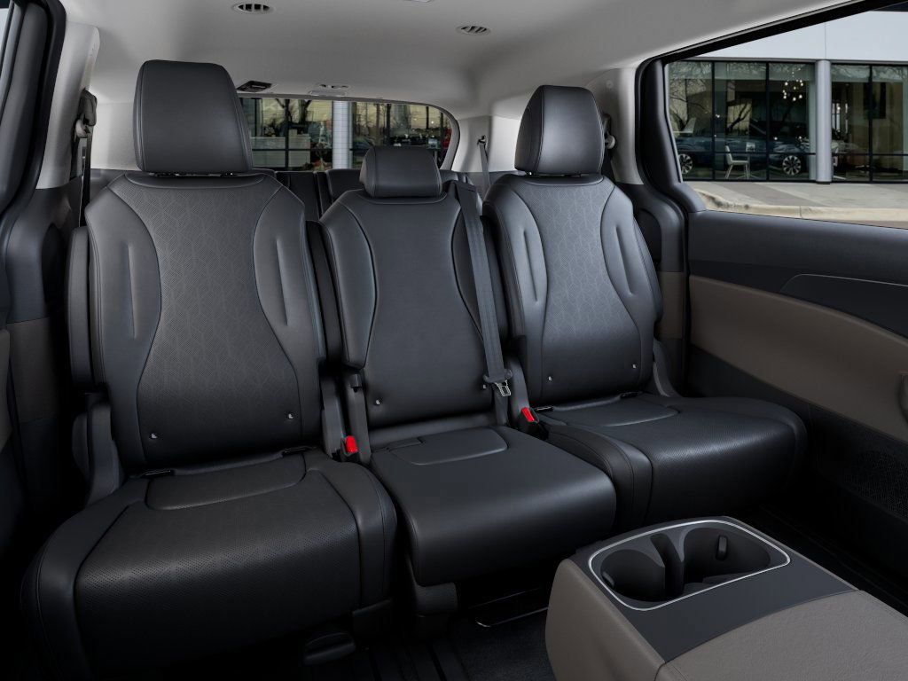 2026 Kia Carnival LXS photo 18