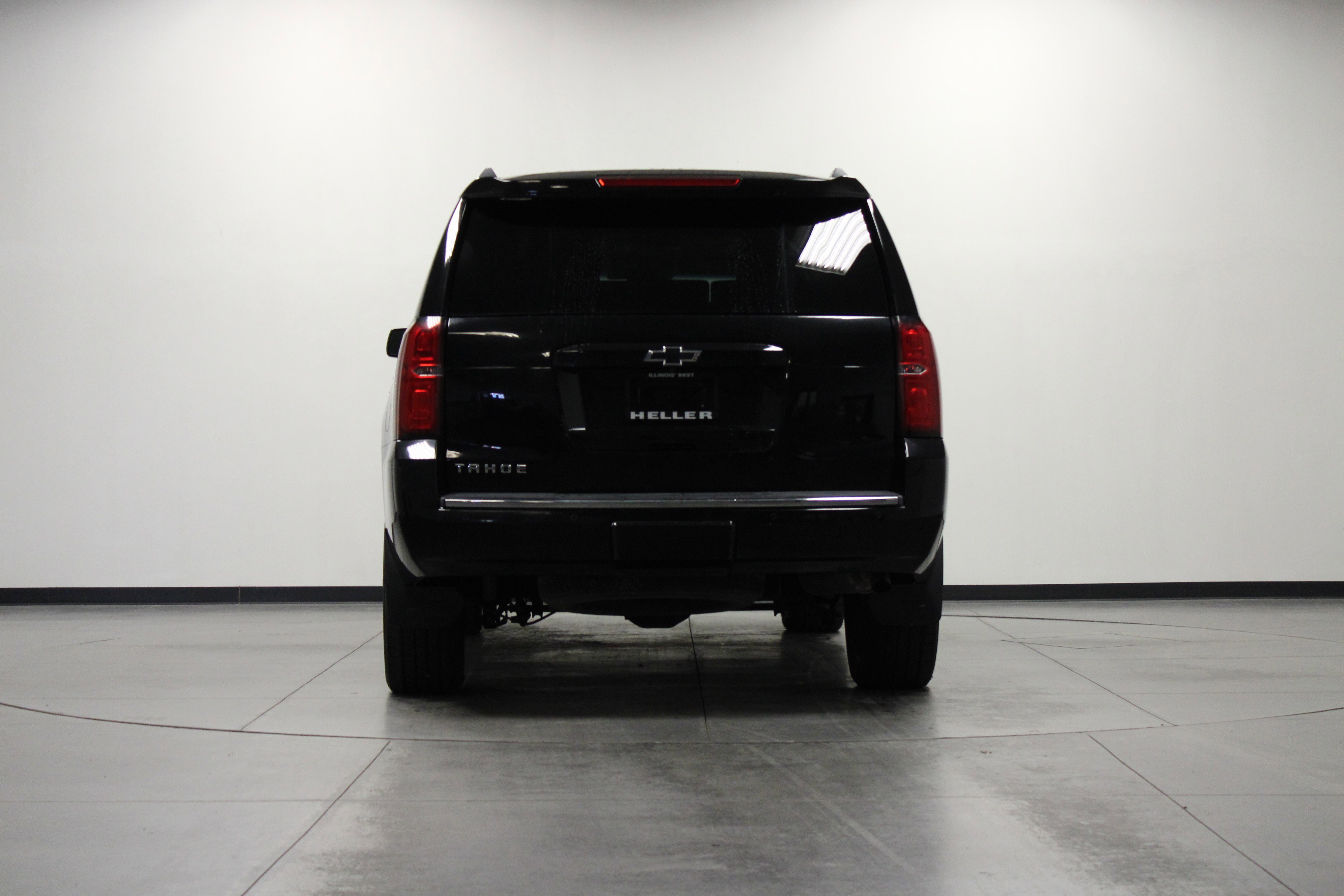 2016 Chevrolet Tahoe LTZ photo 3
