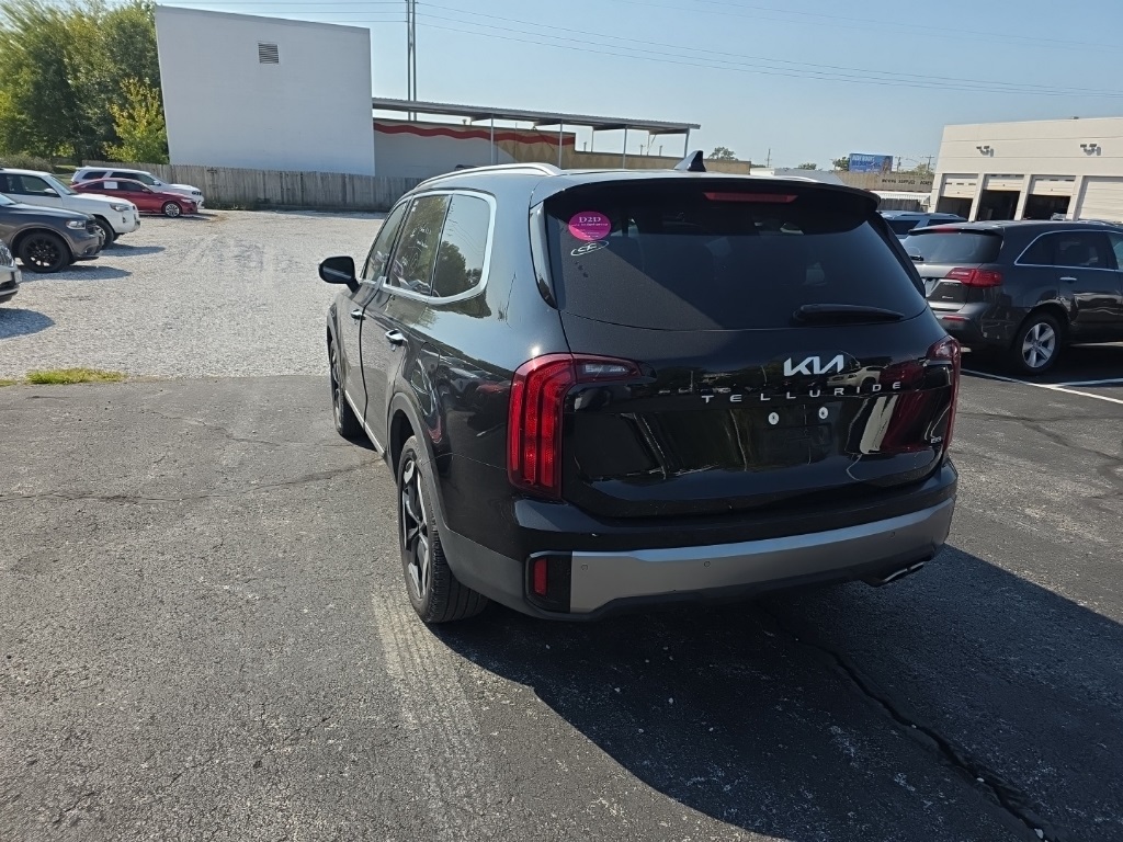 2025 Kia Telluride S photo 3