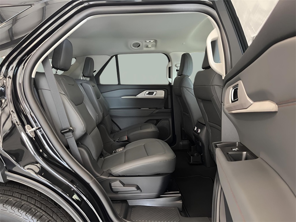 2025 Ford Explorer photo 24