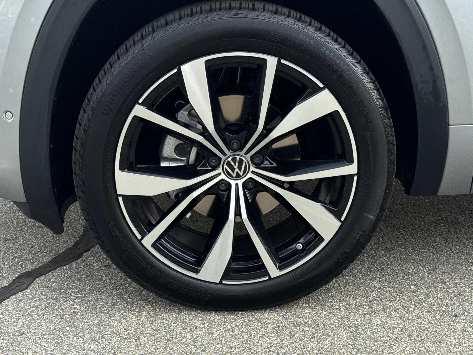 2026 Volkswagen Atlas SEL Premium R-Line photo 3