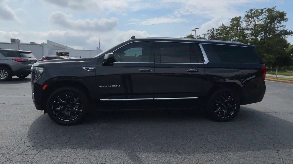 2023 Gmc Yukon XL SLT photo 2