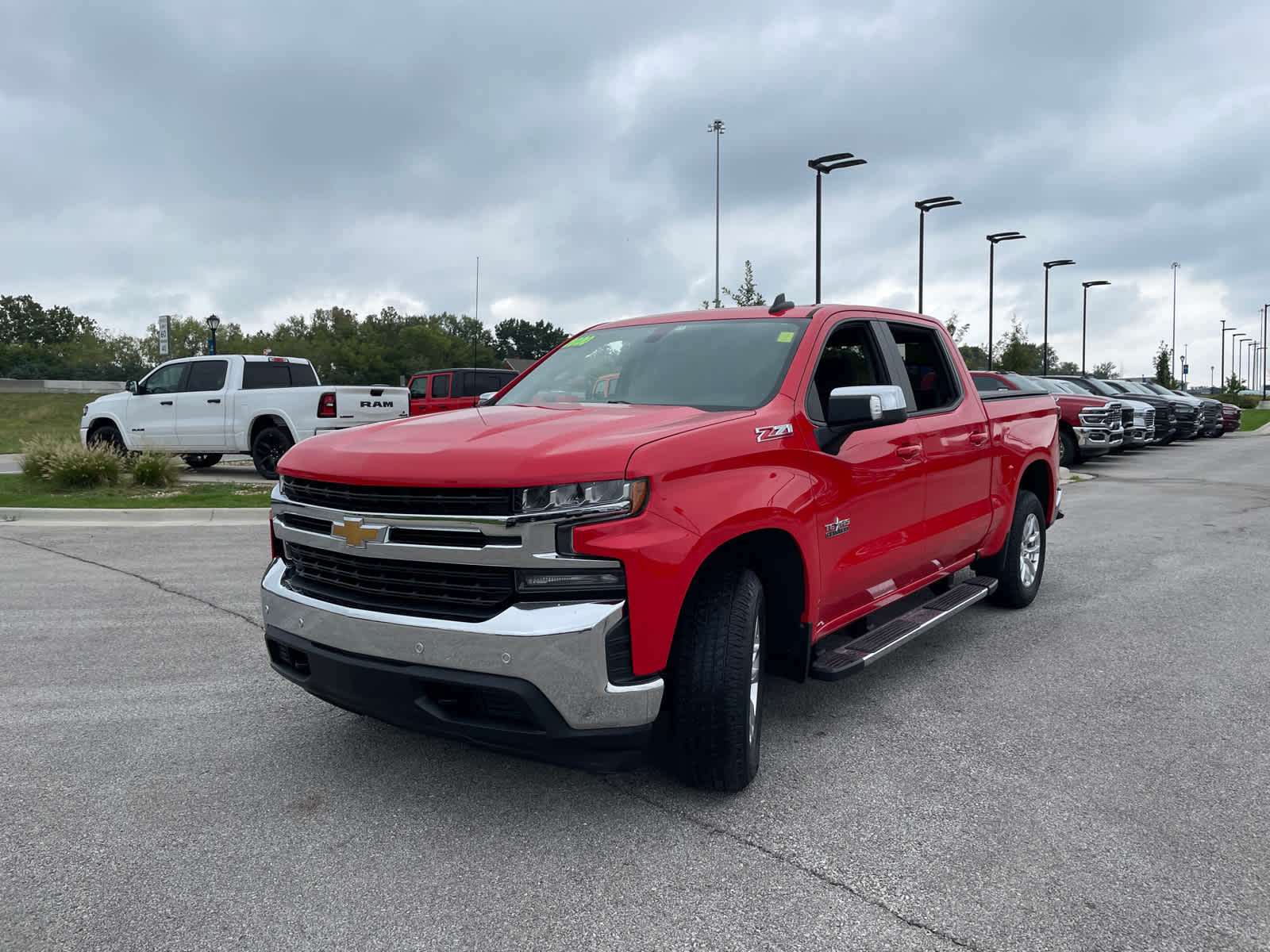 2020 Chevrolet Silverado 1500 LT photo 4