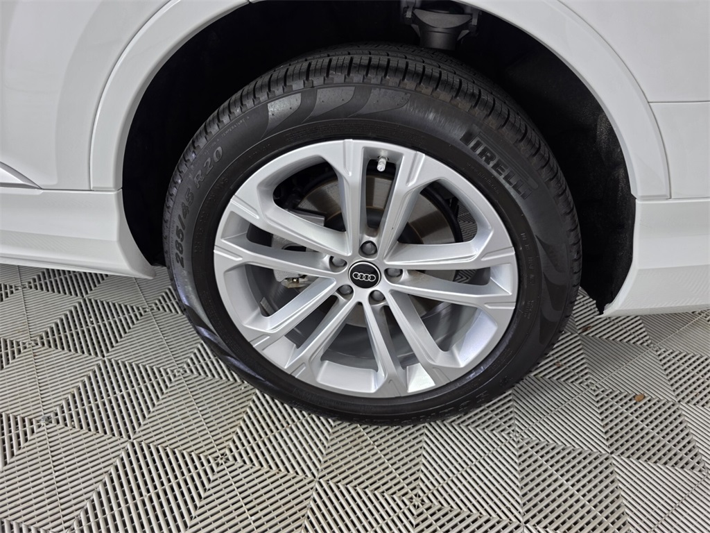 2025 Audi Q7 55 Premium photo 16