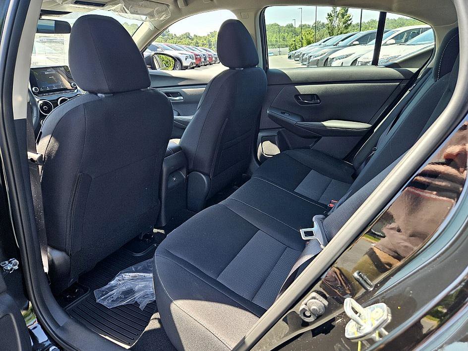 2025 Nissan Sentra SV photo 8