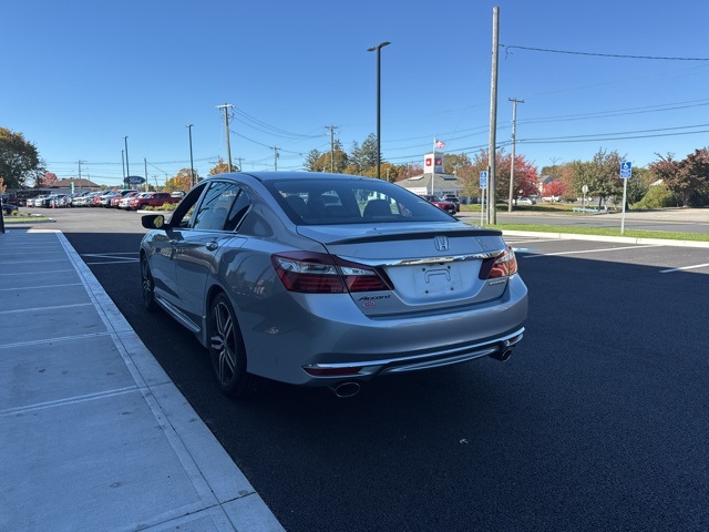 2016 Honda Accord Sport photo 3