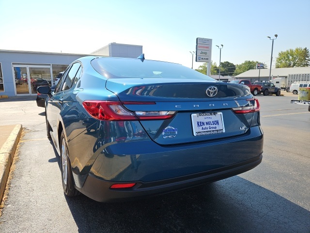 2026 Toyota Camry LE photo 5