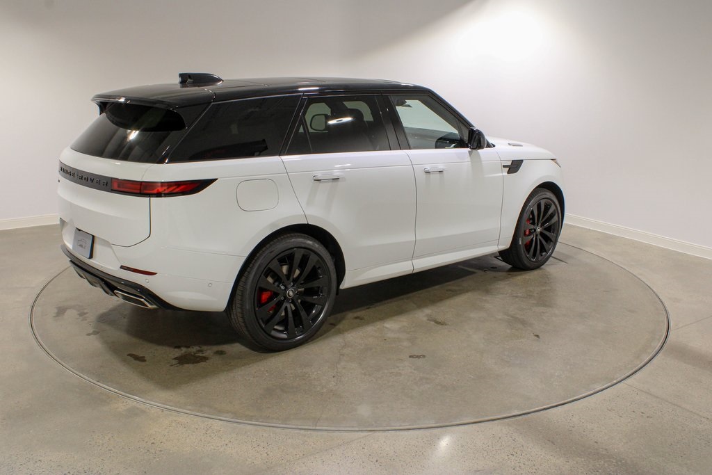 2025 Land Rover Range Rover Sport SE photo 4
