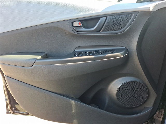 2020 Hyundai Kona SE photo 18