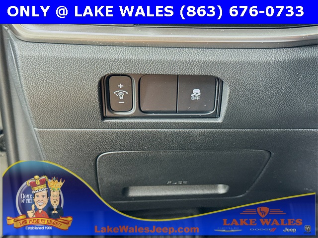 2024 Kia Sorento LX photo 9