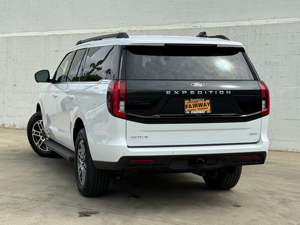 2025 Ford Expedition MAX photo 4