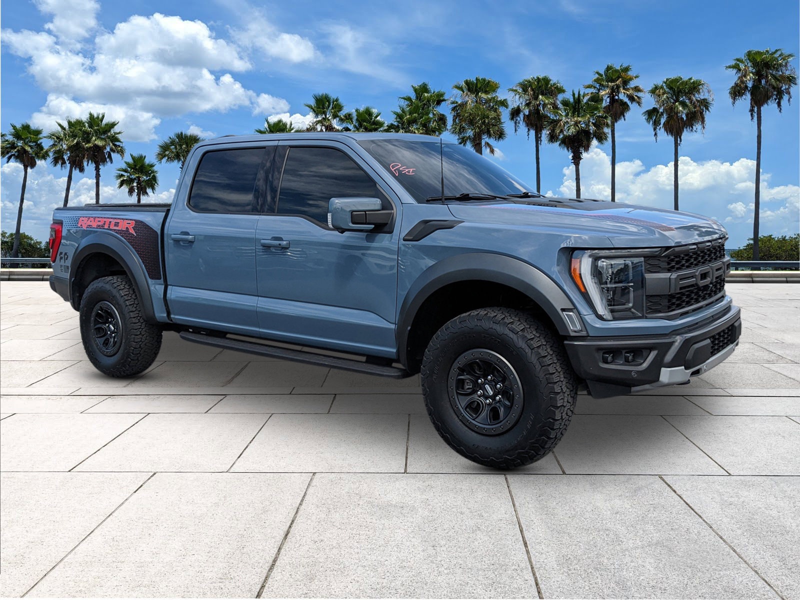 2023 Ford F-150 Raptor photo 2