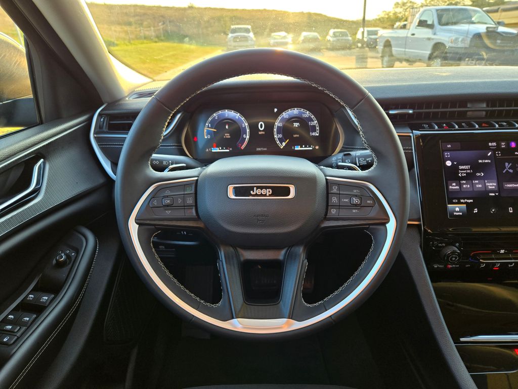 2024 Jeep Grand Cherokee Laredo X photo 16
