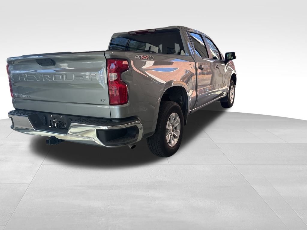 2025 Chevrolet Silverado 1500 LT photo 2