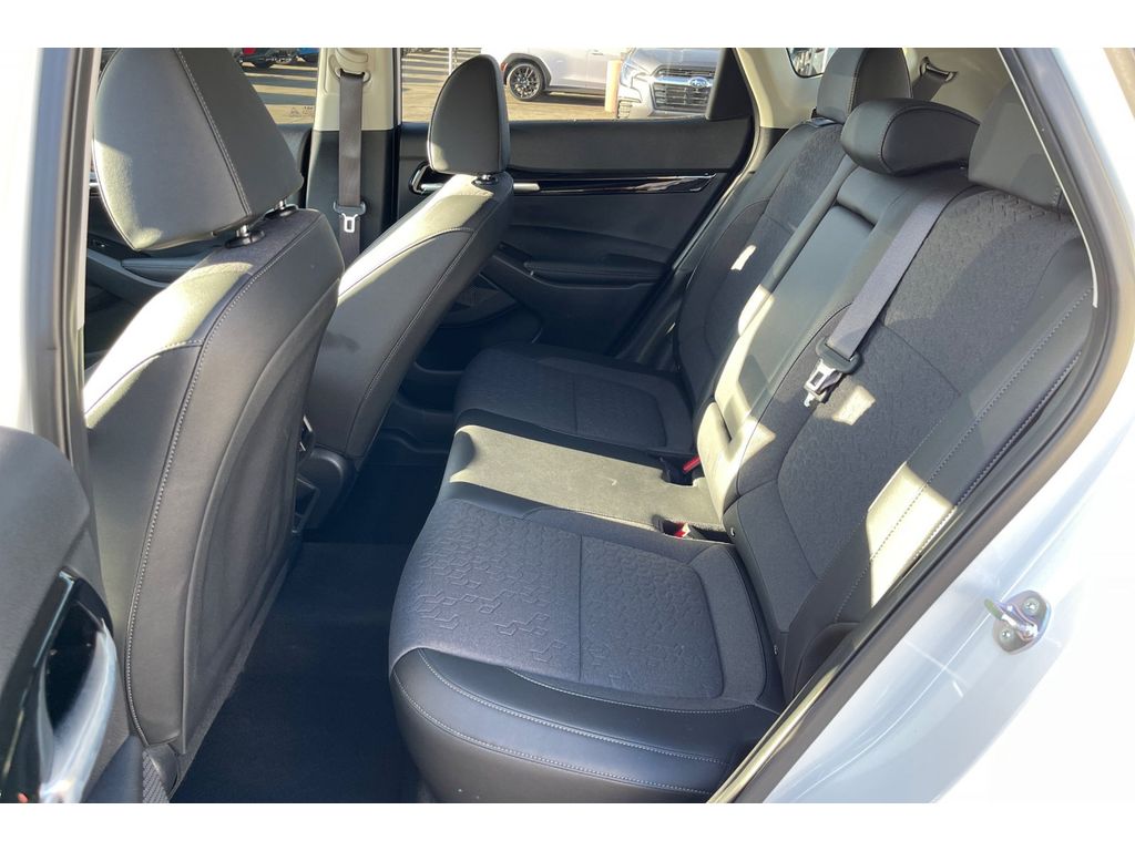 2025 Kia Seltos S photo 10