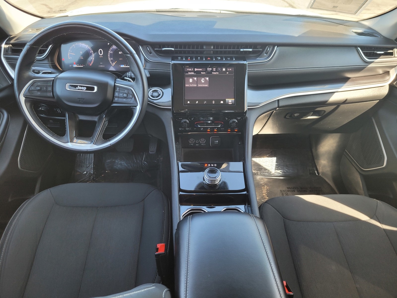 2021 Jeep Grand Cherokee Laredo photo 13