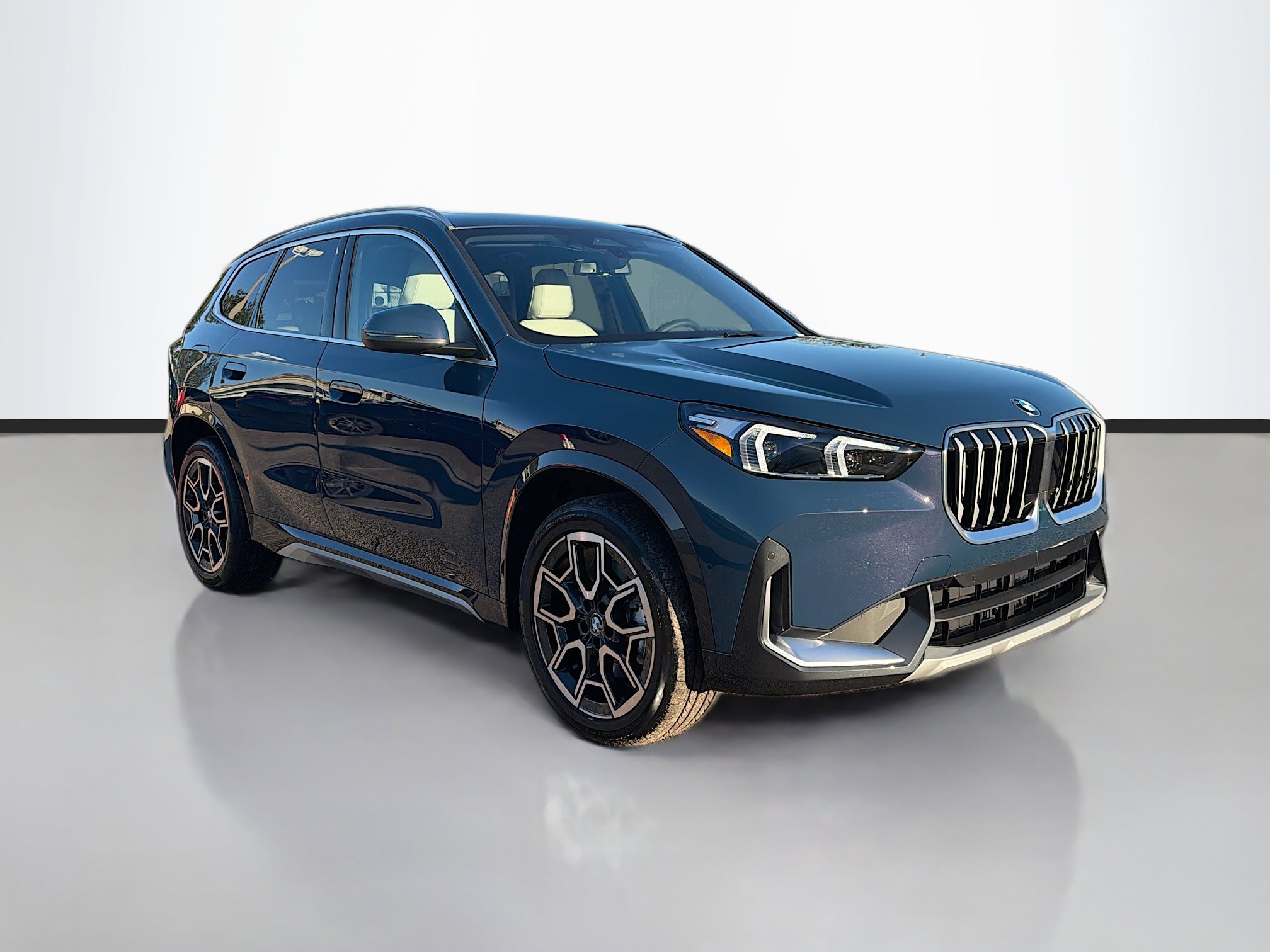 2026 BMW X1 28i's photo