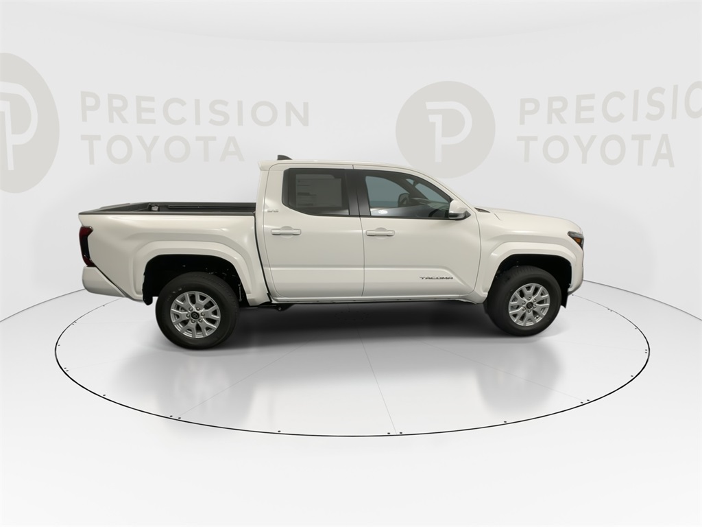 2025 Toyota Tacoma SR5 photo 19