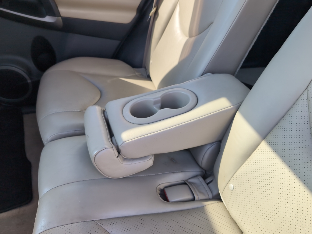 2010 Toyota RAV4 Limited photo 26