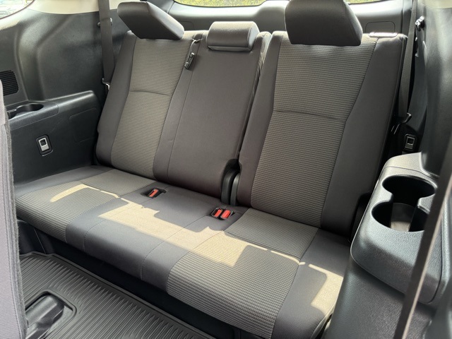 2024 Toyota Highlander LE photo 27