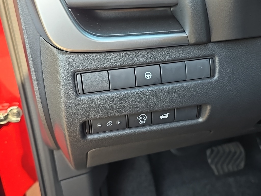 2026 Nissan Rogue SV photo 9