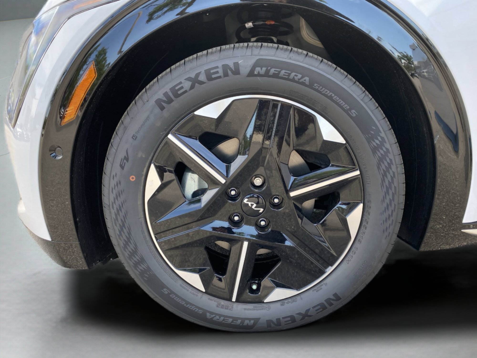 2025 Kia EV6 Wind photo 29