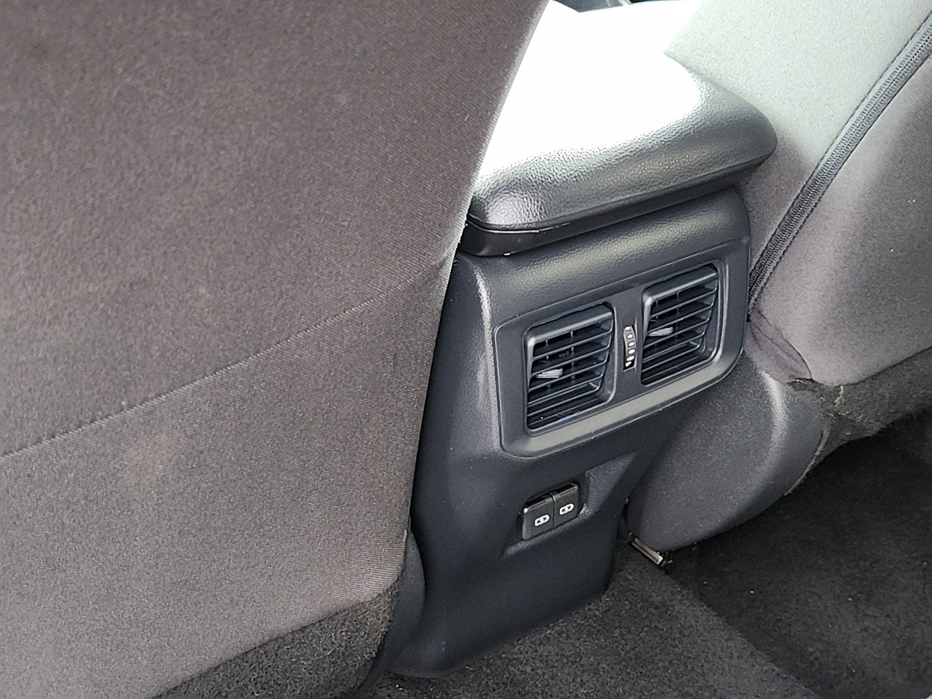 2025 Toyota RAV4 XLE photo 23