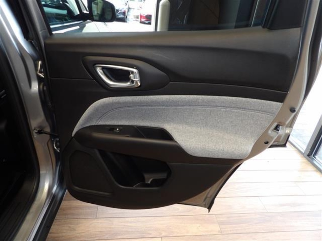 2022 Jeep Compass Latitude photo 14