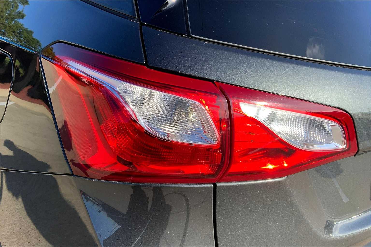 2021 Chevrolet Equinox LT photo 24