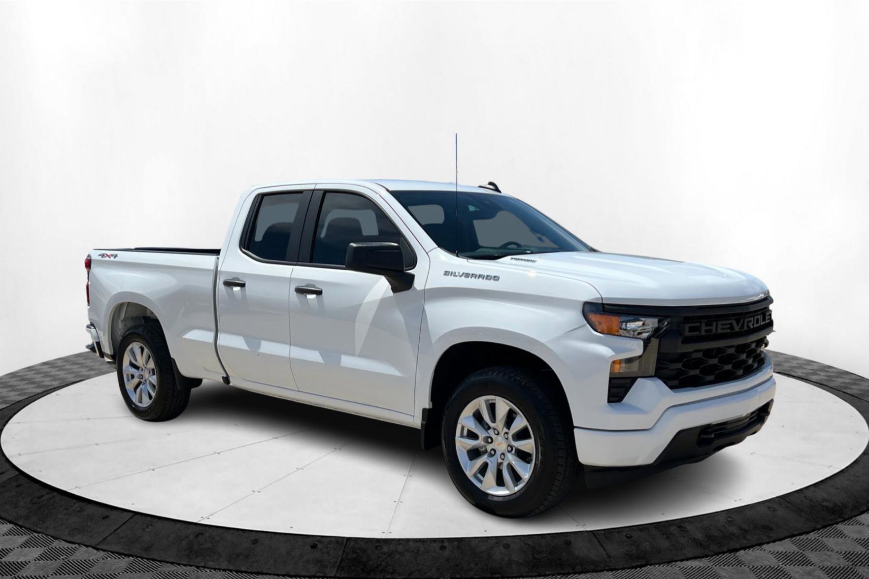 2025 Chevrolet Silverado 1500 Custom photo 7